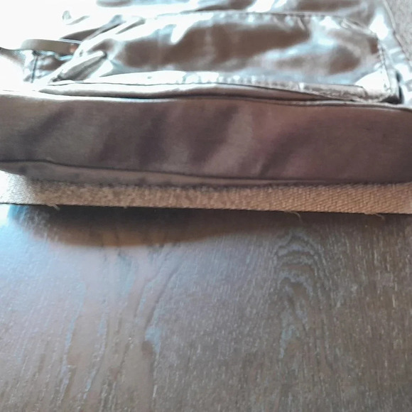 Kennith Cole Reaction Silver Cross body Bag - Picture 11 of 11